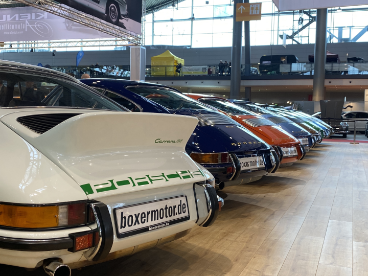 Die Porsche-Auswahl in Halle eins - hier bei Boxermotor - war beeindruckend 