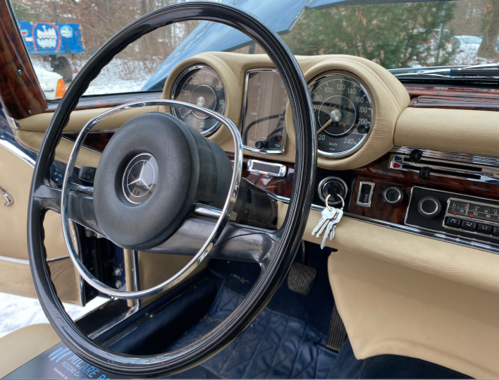 Wer 1970 an diesem Volant Platz nehmen wollte, musste über 30.000 DM  investieren - so viel wie 6 VW Käfer 1300 kosteten