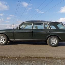 Mercedes-Benz 300 TD Turbodiesel (W 123)