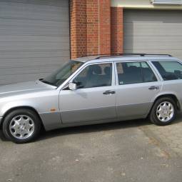 Mercedes-Benz E 220 T (S124)