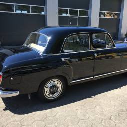 Mercedes-Benz 219 (W 105)