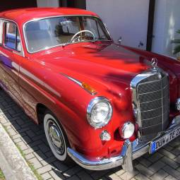 Mercedes-Benz 220 S (W 180)