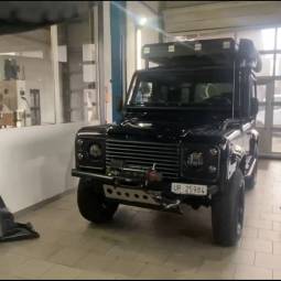 Land Rover 90