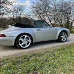 Porsche 911 Carrera 4 (993)