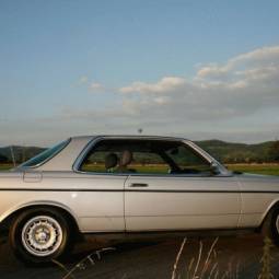 Mercedes-Benz 230 CE (W 123)