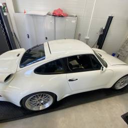 Porsche 911 Carrera 4 (964)