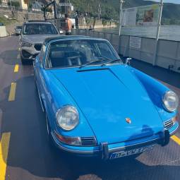 911