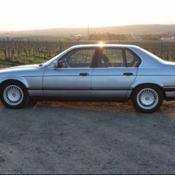 BMW 730i Kat (E32)