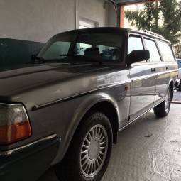 Volvo 245