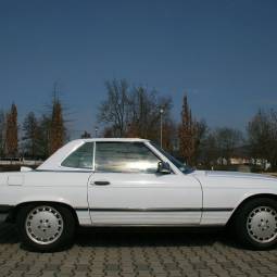 Mercedes-Benz 560 SL US-Ausf. (R 107)