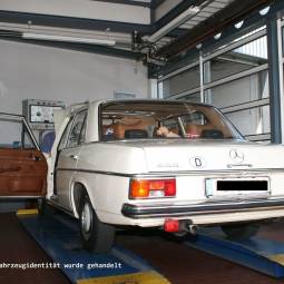 Mercedes-Benz 200 (W 115)