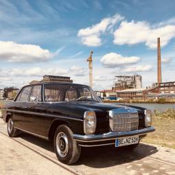 Mercedes-Benz 220 D (W 115)