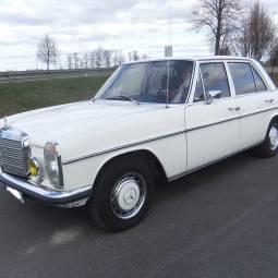 Mercedes-Benz 220 (W 115)